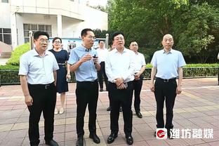 怀特：新秀时打了3场好球 然后波波说我的角色是给队友拿毛巾和水